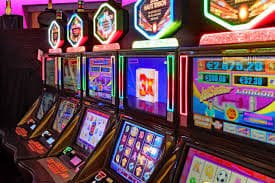 Studio live-dealer Dream Gaming dengan kamera profesional dan dealer berpengalaman